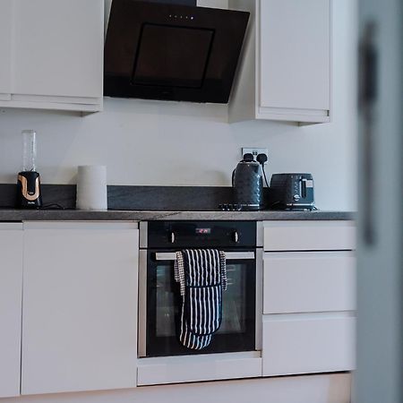 Pass The Keys Stylish 2 Bedroom Apartment On Altrincham High Street Exterior foto